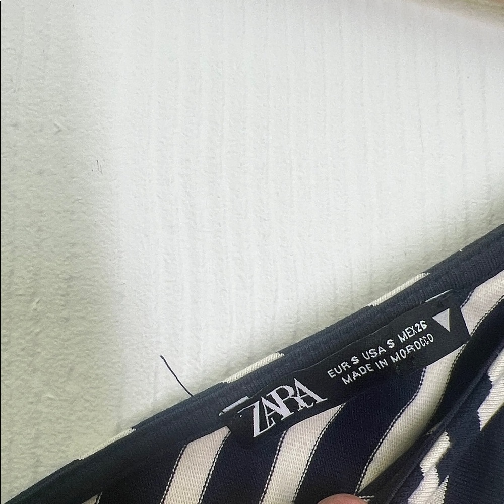 Zara - Nautical Navy And White Stripe Lightweight One Sleeve Blouse Size Small - Picture 9 of 11